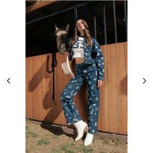 Cali1850 NWTs Printed Relaxed Straight Leg Jeans